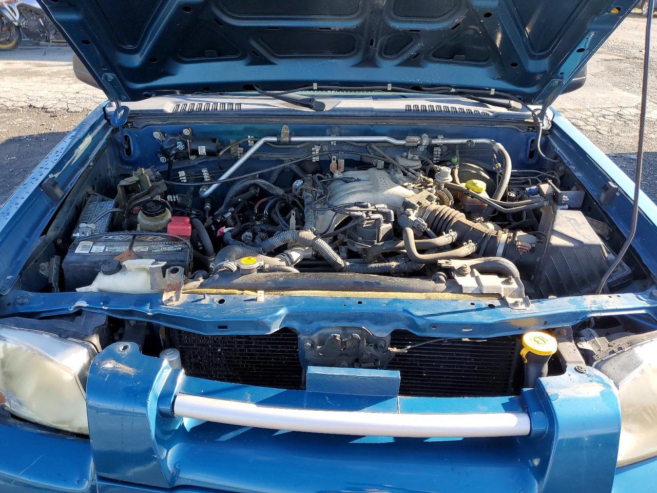 2004 Nissan Frontier Crew Cab XE V6
