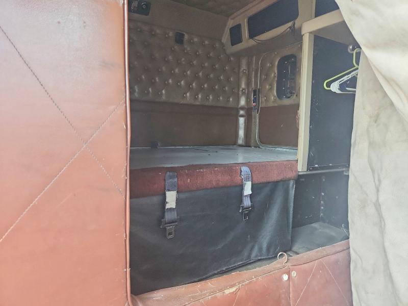 2005 Sterling LC Car HAU-Semi Truck