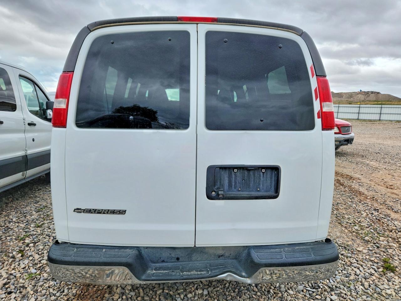 2020 Chevrolet Express G2500 LT