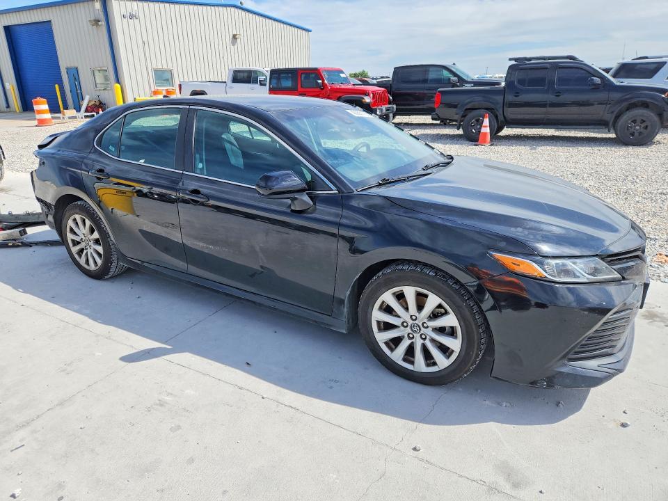 2020 Toyota Camry le