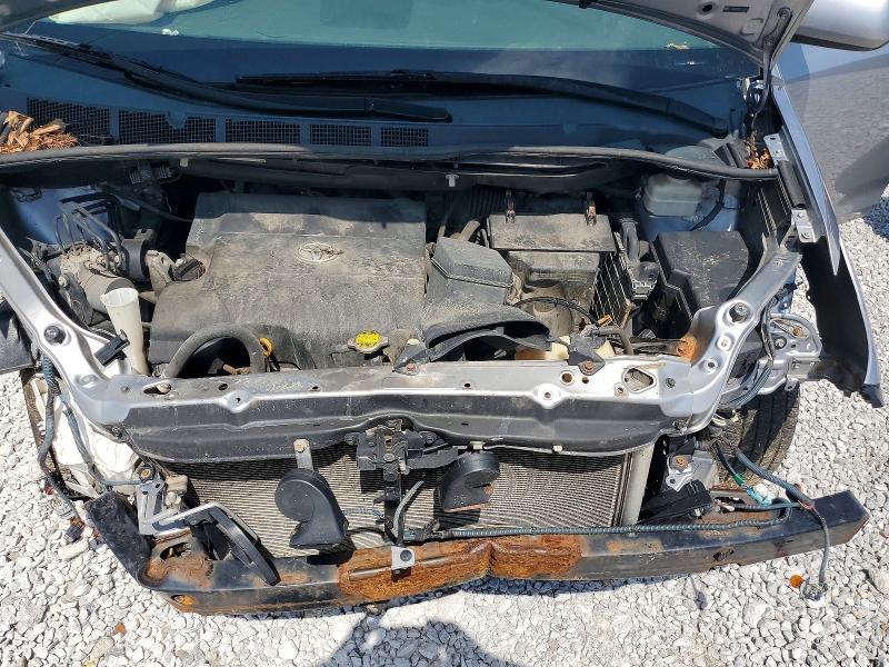2011 Toyota Sienna le