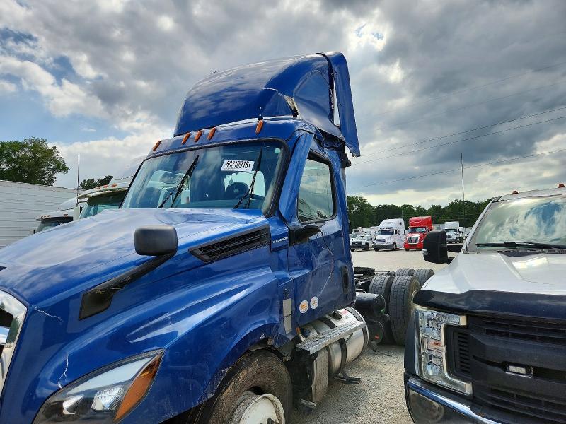 2025 Freigliner 2025 Freightliner Cascadia 126 Semi Truck
