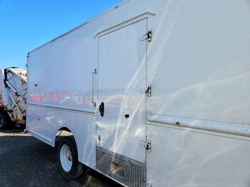 2015 Ford F59 Delivery Truck