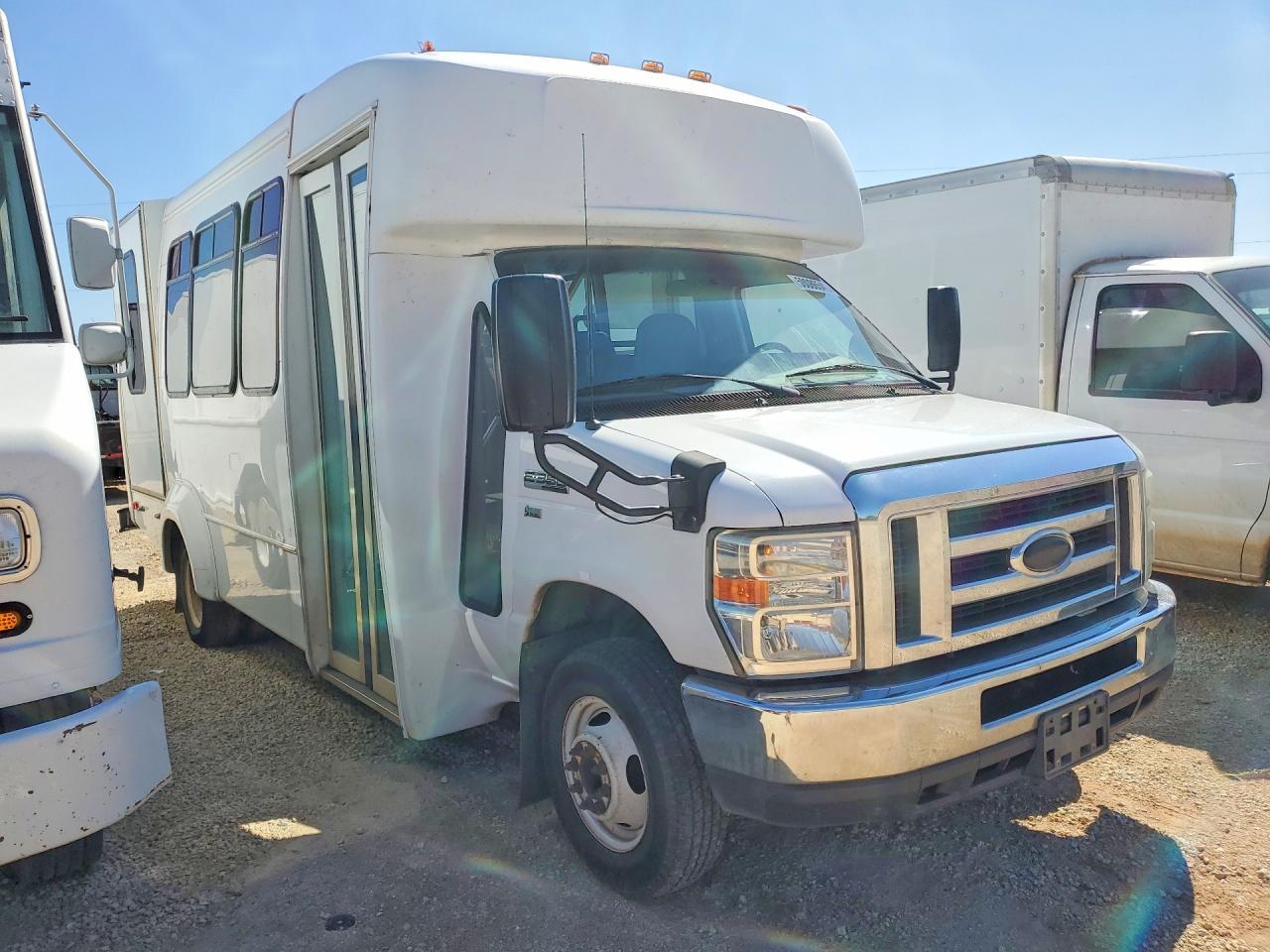 2016 Ford E350 Shuttle Bus