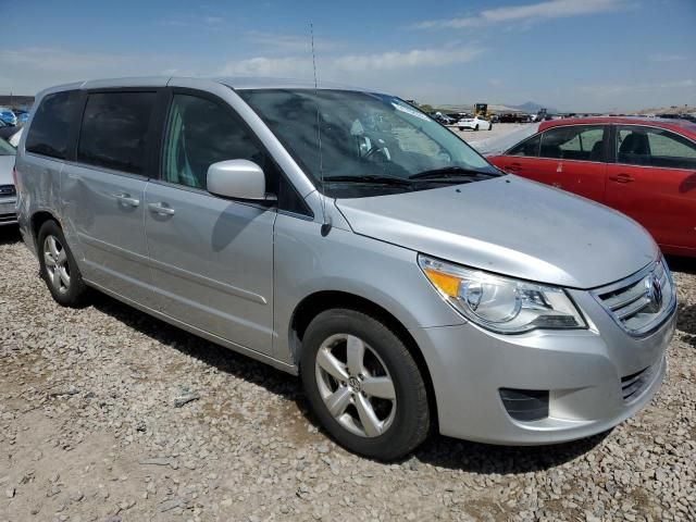 2010 Volkswagen Routan SE