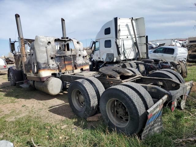 2016 Peterbilt 389