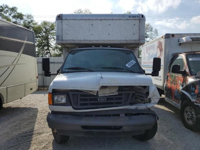 2007 Ford Econoline E450 Super Duty Cutaway Van