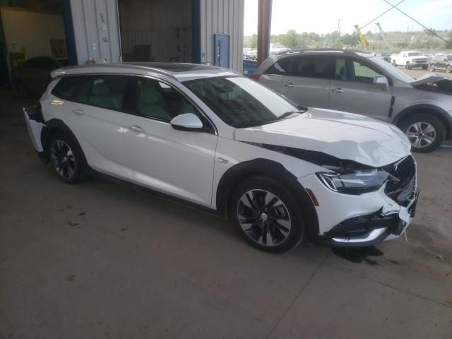 2018 Buick Regal Tourx Essence