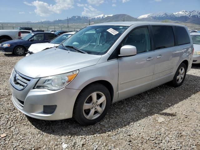 2010 Volkswagen Routan SE