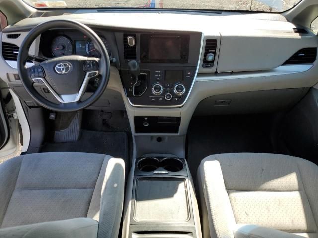 2016 Toyota Sienna LE