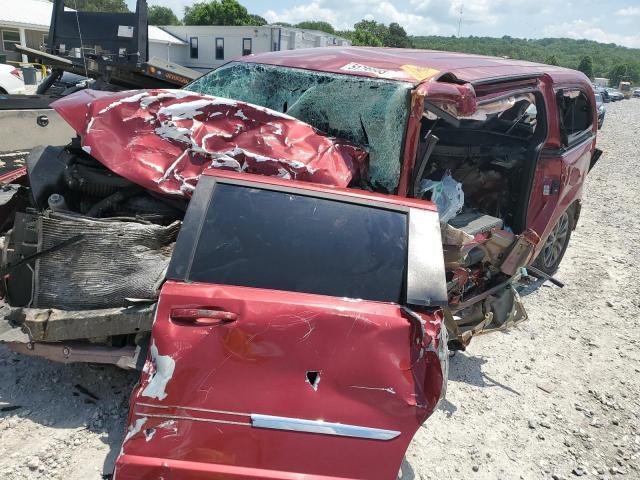 2016 Chrysler Town & Country s