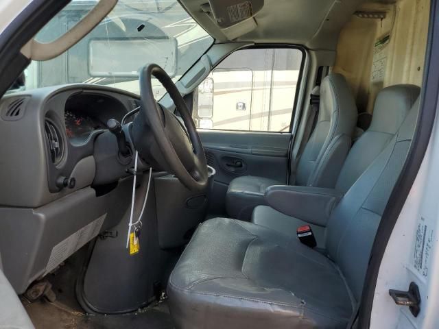 2007 Ford Econoline E450 Super Duty Cutaway Van