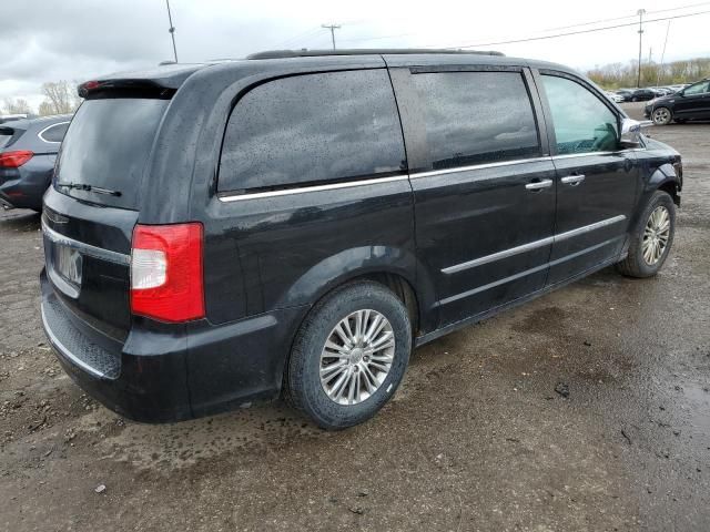 2013 Chrysler Town & Country Touring L