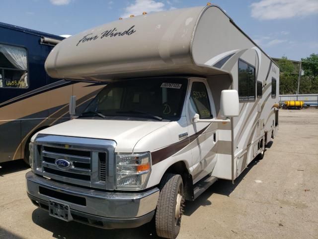 2015 Ford Econoline E350 Super Duty Cutaway Van