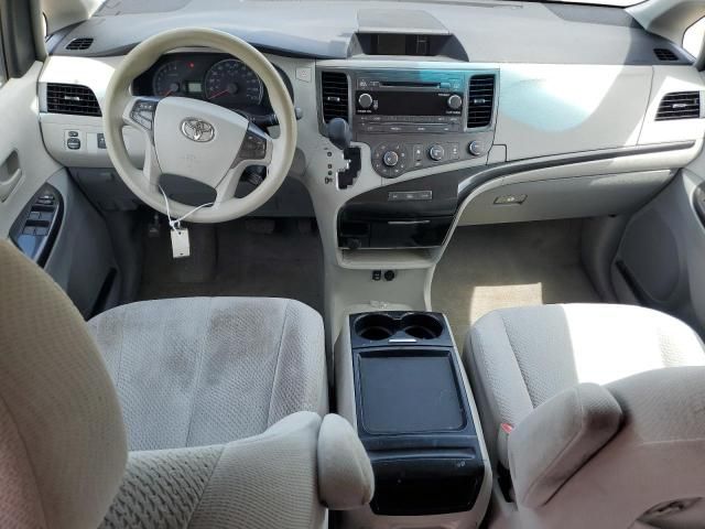 2011 Toyota Sienna LE