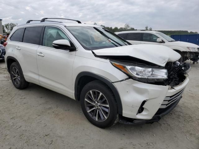 2017 Toyota Highlander SE