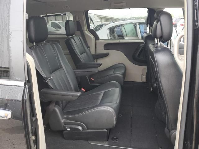 2014 Chrysler Town & Country Touring L