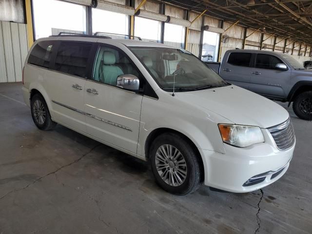 2013 Chrysler Town & Country Touring L