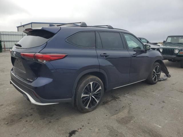 2022 Toyota Highlander XSE