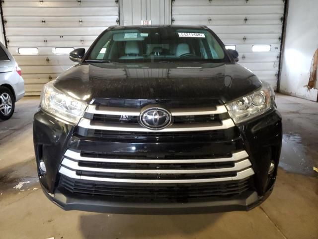 2018 Toyota Highlander SE