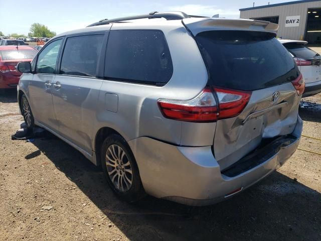 2019 Toyota Sienna XLE