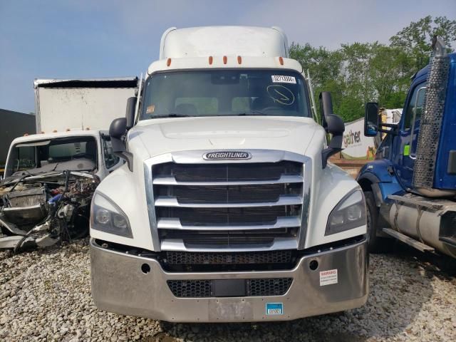 2021 Freightliner Cascadia 126