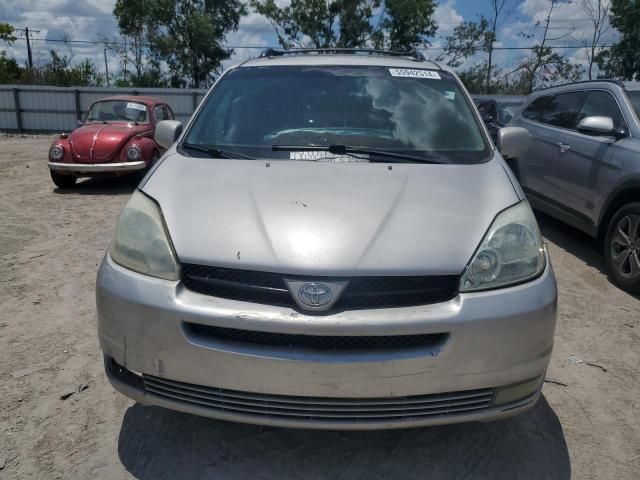 2004 Toyota Sienna XLE