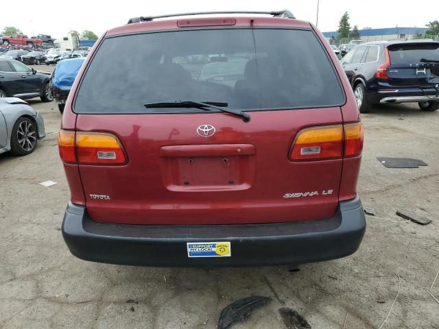 2000 Toyota Sienna LE