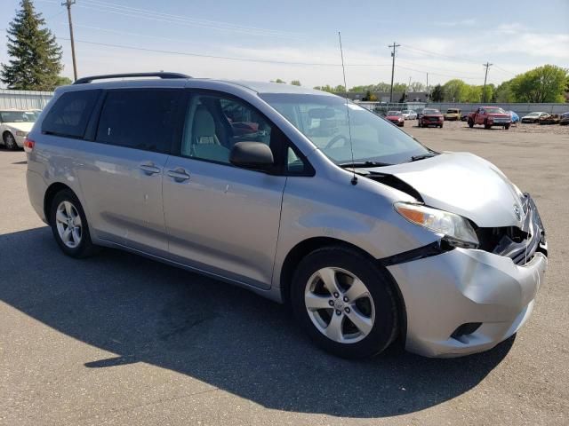 2013 Toyota Sienna LE