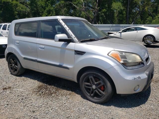 2010 KIA Soul +