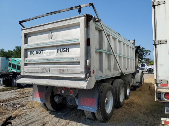 2000 Peterbilt 379