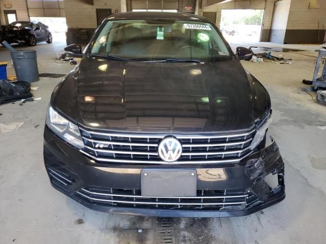 2017 Volkswagen Passat R-Line