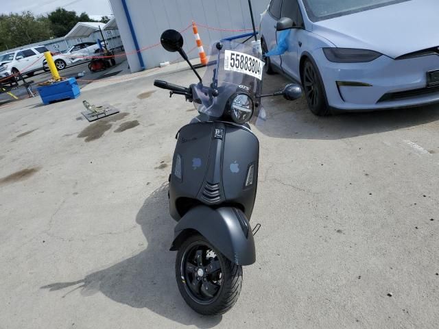 2022 Vespa GTS 300