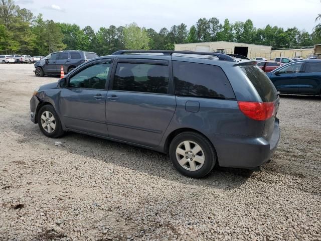 2010 Toyota Sienna XLE