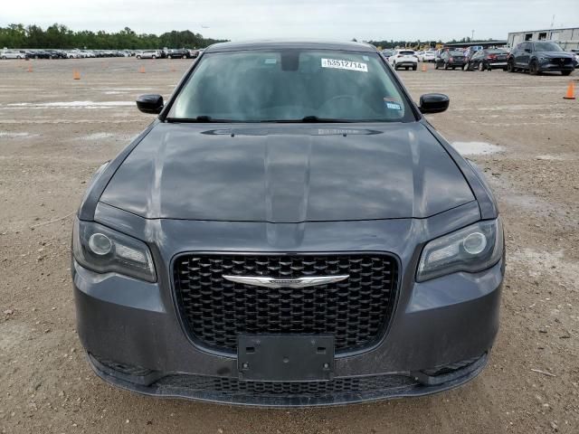 2019 Chrysler 300 Touring