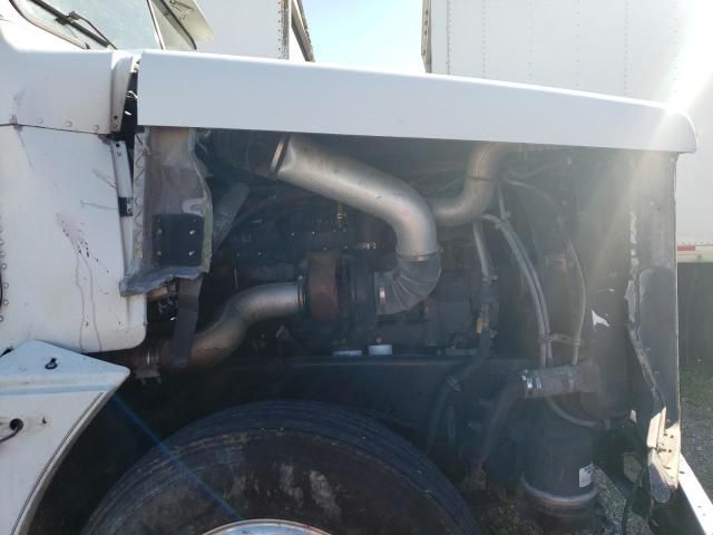 2000 Freightliner Conventional FLD120