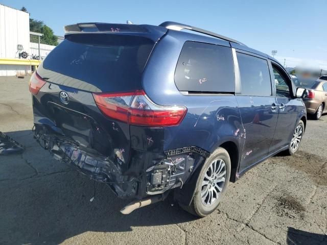 2020 Toyota Sienna XLE