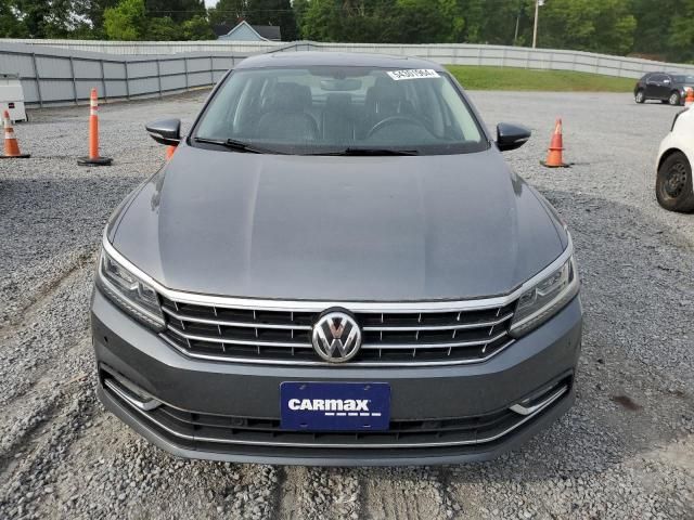 2018 Volkswagen Passat SE