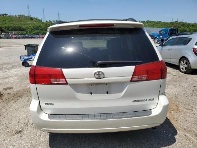 2004 Toyota Sienna XLE