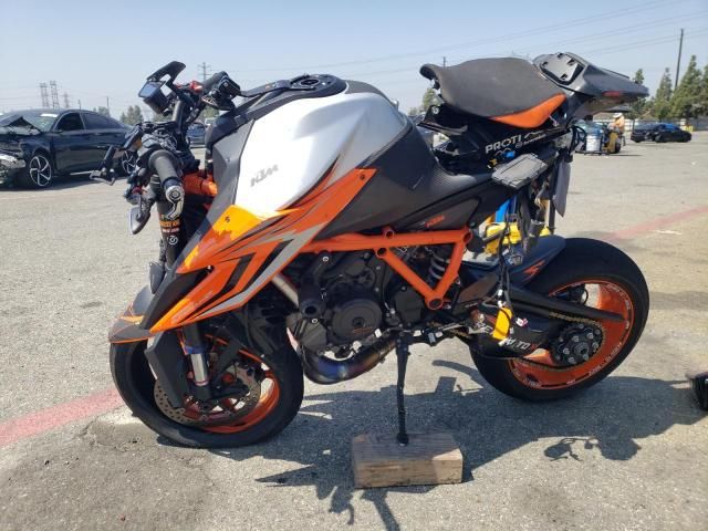 2022 KTM 1290 Super Duke R