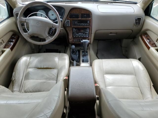 2000 Nissan Pathfinder LE