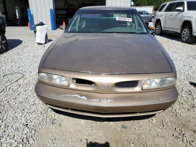 1999 Oldsmobile 88 Base