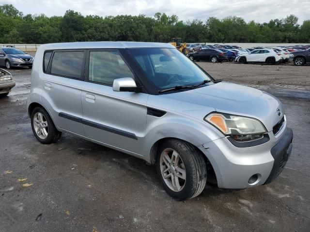 2010 KIA Soul +