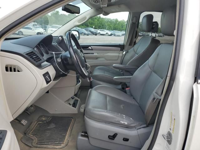 2011 Volkswagen Routan SE