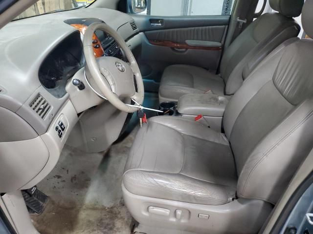 2010 Toyota Sienna XLE