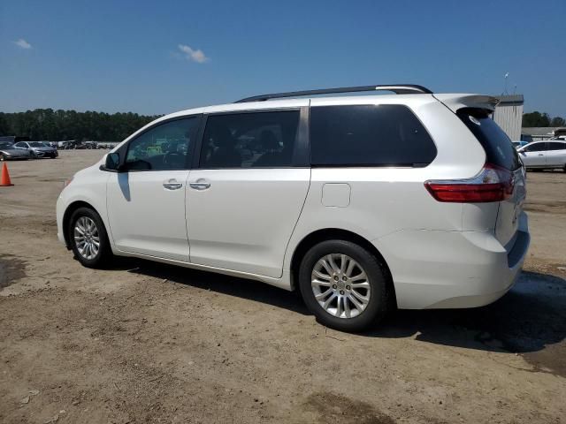 2016 Toyota Sienna XLE