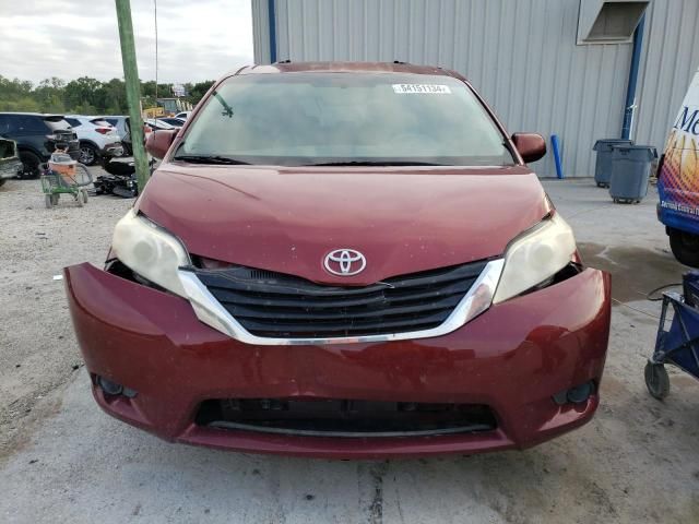 2013 Toyota Sienna LE