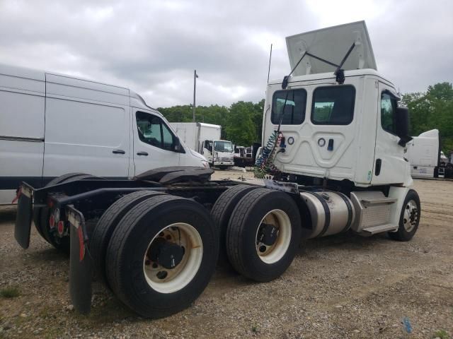 2022 Freightliner Cascadia 126