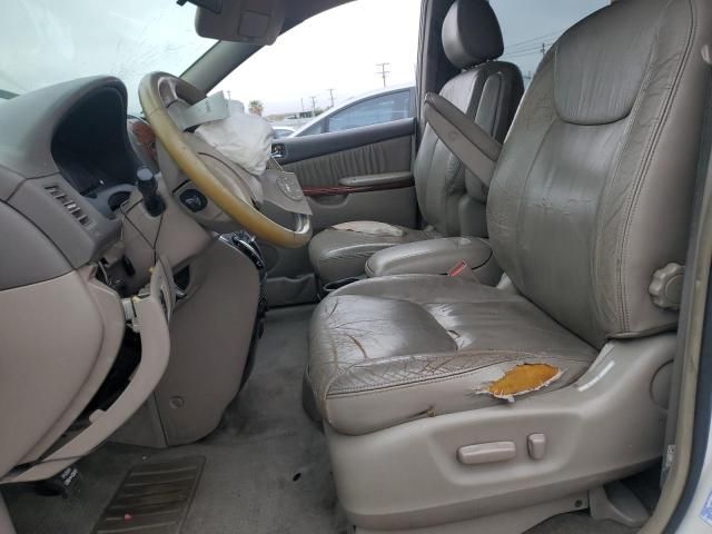 2004 Toyota Sienna XLE