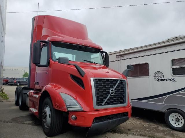 2020 Volvo VNR